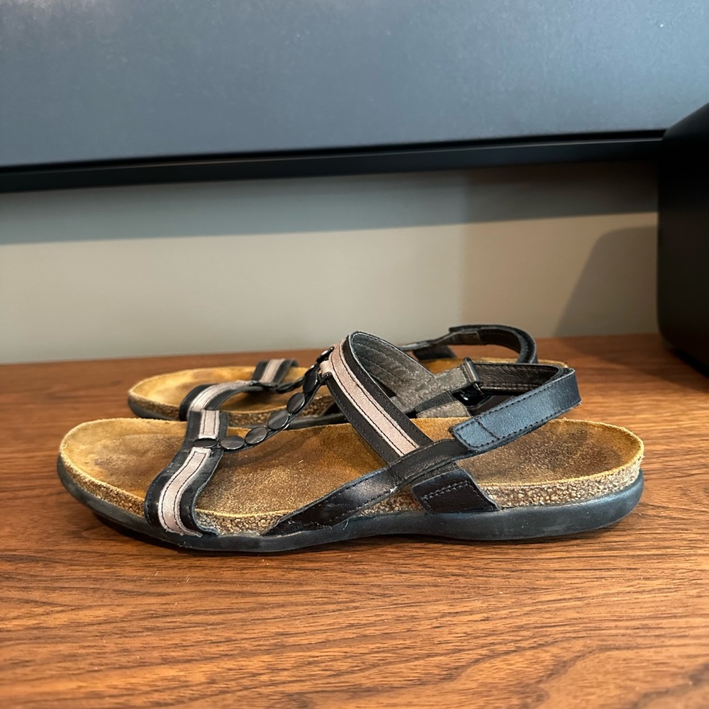 Naot leather sandals size 41 euro